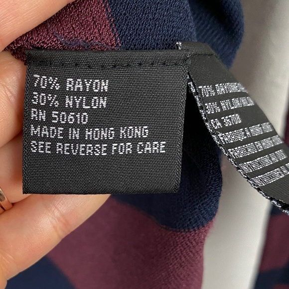 Kasper knits navy/maroon striped knit turtleneck fitted shirt size Small - Picture 5 of 8